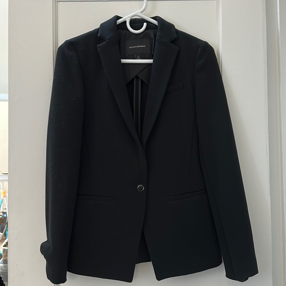 Banana Republic tailored black blazer